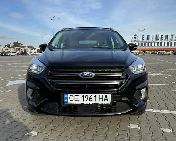 Черный Форд Эскейп, объемом двигателя 2 л и пробегом 33 тыс. км за 17000 $, фото 1 на Automoto.ua