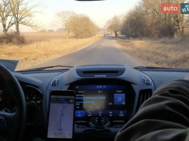 Черный Форд Эскейп, объемом двигателя 2 л и пробегом 208 тыс. км за 11500 $, фото 10 на Automoto.ua