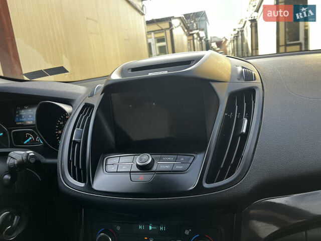 Черный Форд Эскейп, объемом двигателя 1.5 л и пробегом 151 тыс. км за 11990 $, фото 60 на Automoto.ua