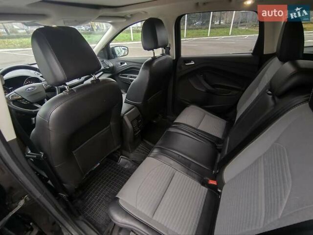 Черный Форд Эскейп, объемом двигателя 2 л и пробегом 232 тыс. км за 10000 $, фото 17 на Automoto.ua