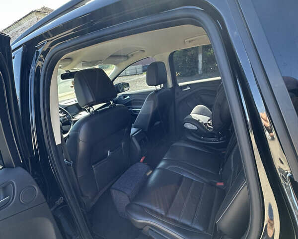 Черный Форд Эскейп, объемом двигателя 2 л и пробегом 111 тыс. км за 13300 $, фото 6 на Automoto.ua