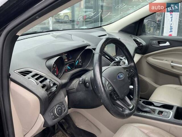 Черный Форд Эскейп, объемом двигателя 2 л и пробегом 194 тыс. км за 9600 $, фото 14 на Automoto.ua