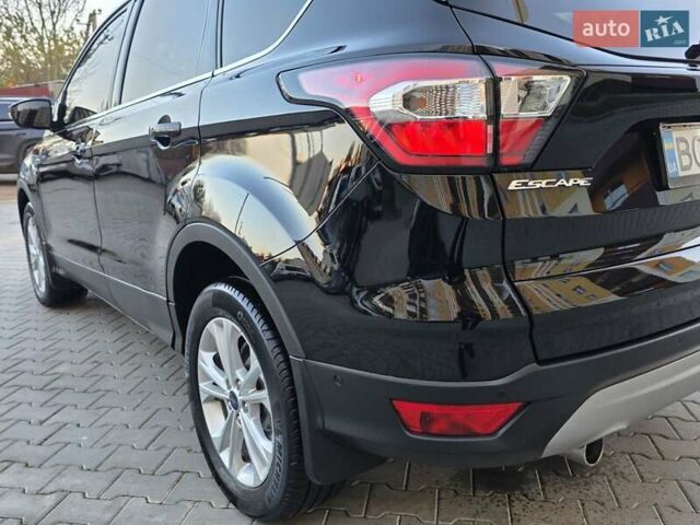 Черный Форд Эскейп, объемом двигателя 1.5 л и пробегом 106 тыс. км за 10999 $, фото 41 на Automoto.ua