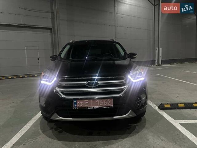 Черный Форд Эскейп, объемом двигателя 2 л и пробегом 98 тыс. км за 14399 $, фото 6 на Automoto.ua