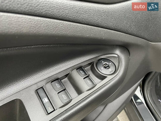 Черный Форд Эскейп, объемом двигателя 2.5 л и пробегом 197 тыс. км за 13000 $, фото 41 на Automoto.ua