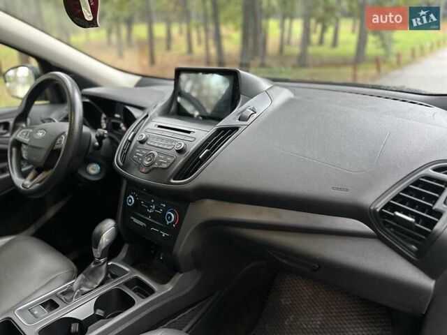 Черный Форд Эскейп, объемом двигателя 2.49 л и пробегом 129 тыс. км за 12450 $, фото 15 на Automoto.ua