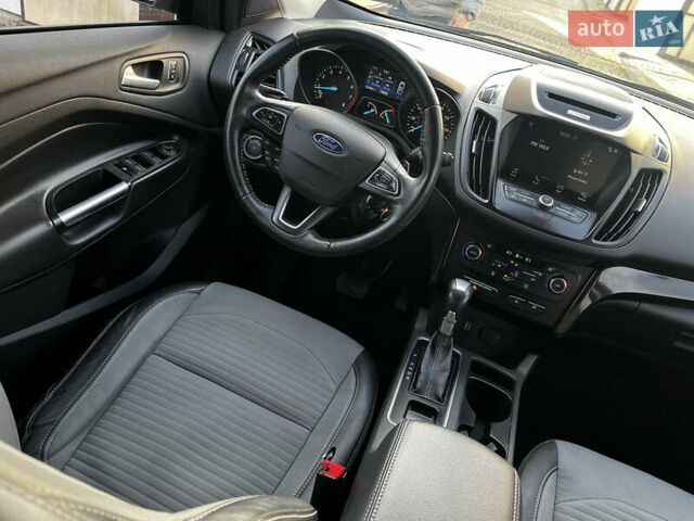 Черный Форд Эскейп, объемом двигателя 1.5 л и пробегом 151 тыс. км за 11990 $, фото 52 на Automoto.ua