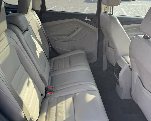 Черный Форд Эскейп, объемом двигателя 2 л и пробегом 33 тыс. км за 17000 $, фото 21 на Automoto.ua