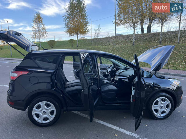 Форд Эскейп 2017 в Киеве на Automoto.ua Черный Форд Эскейп, объемом двигателя 2.5 л и пробегом 98 тыс. км за 13500 $, фото 23 на Automoto.ua