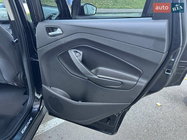 Форд Эскейп 2017 в Киеве на Automoto.ua Черный Форд Эскейп, объемом двигателя 2.5 л и пробегом 98 тыс. км за 13500 $, фото 28 на Automoto.ua