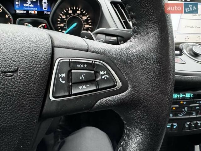 Черный Форд Эскейп, объемом двигателя 2 л и пробегом 88 тыс. км за 17000 $, фото 22 на Automoto.ua