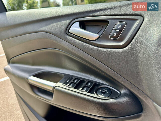 Чорний Форд Ескейп, об'ємом двигуна 1.5 л та пробігом 187 тис. км за 12999 $, фото 43 на Automoto.ua