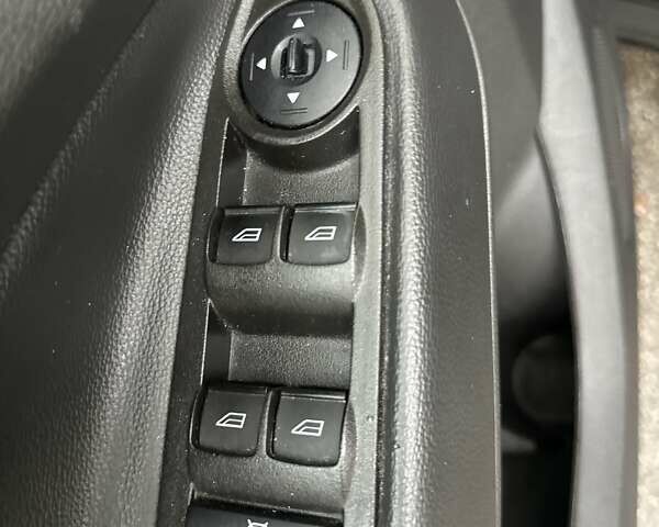 Черный Форд Эскейп, объемом двигателя 2.49 л и пробегом 129 тыс. км за 12450 $, фото 29 на Automoto.ua