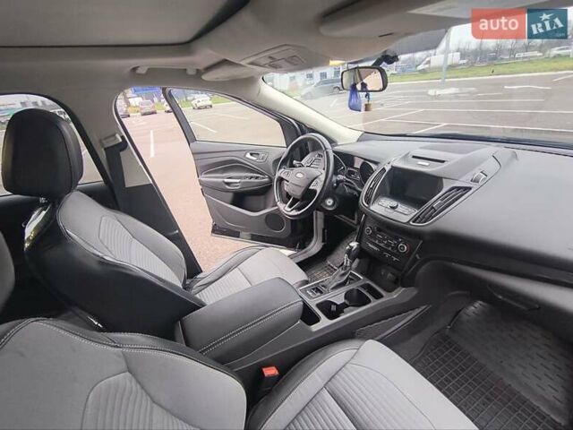 Черный Форд Эскейп, объемом двигателя 2 л и пробегом 232 тыс. км за 10000 $, фото 16 на Automoto.ua