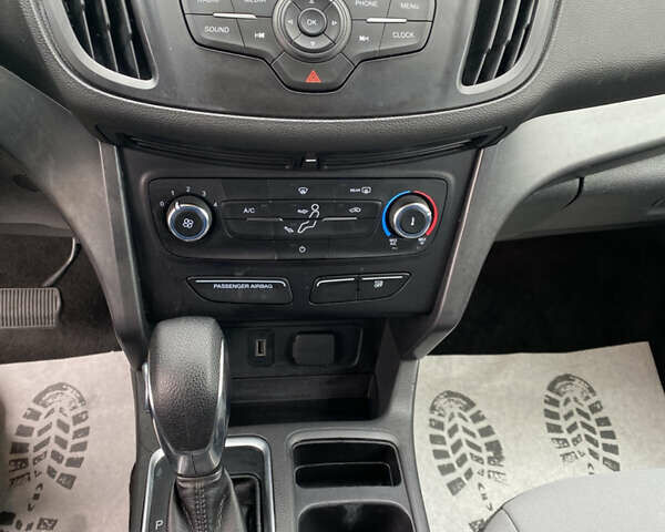 Черный Форд Эскейп, объемом двигателя 2.5 л и пробегом 188 тыс. км за 10900 $, фото 11 на Automoto.ua