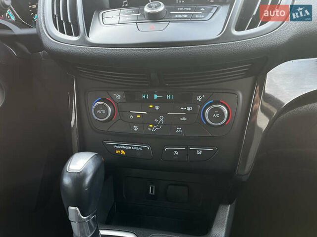 Черный Форд Эскейп, объемом двигателя 1.5 л и пробегом 151 тыс. км за 11990 $, фото 59 на Automoto.ua