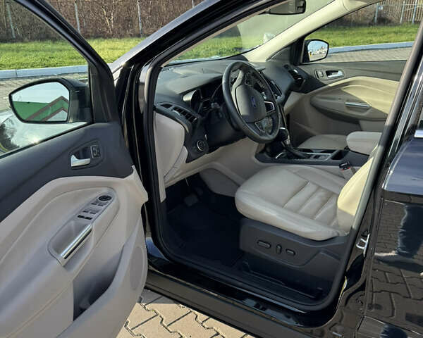 Черный Форд Эскейп, объемом двигателя 2 л и пробегом 33 тыс. км за 17000 $, фото 45 на Automoto.ua