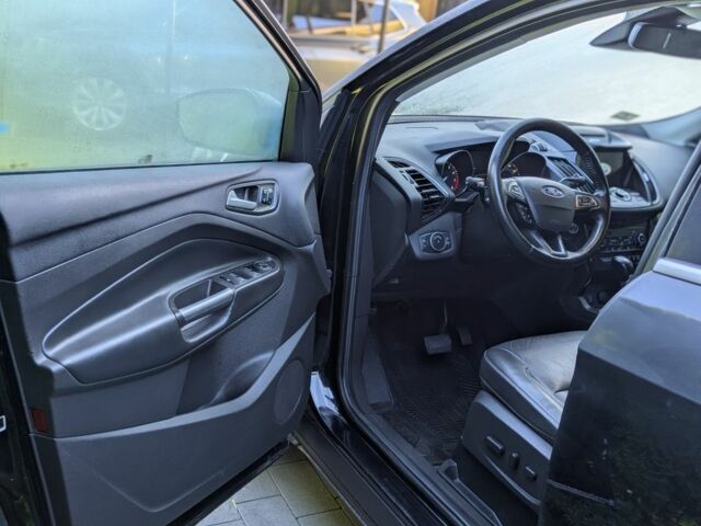 Чорний Форд Ескейп, об'ємом двигуна 1.5 л та пробігом 200 тис. км за 11900 $, фото 5 на Automoto.ua