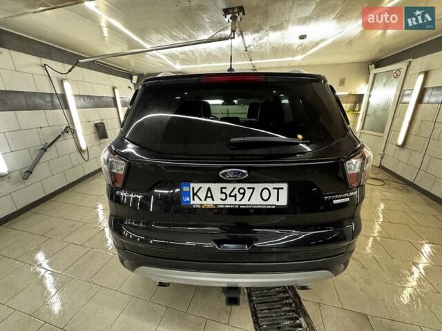 Черный Форд Эскейп, объемом двигателя 2 л и пробегом 88 тыс. км за 17000 $, фото 5 на Automoto.ua