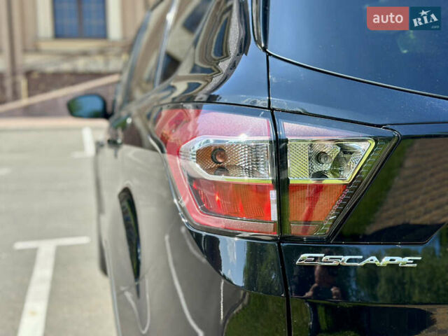 Чорний Форд Ескейп, об'ємом двигуна 1.5 л та пробігом 187 тис. км за 12999 $, фото 16 на Automoto.ua