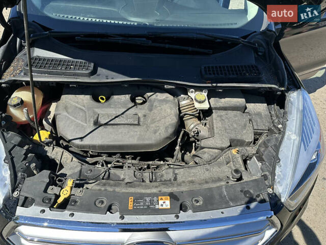 Черный Форд Эскейп, объемом двигателя 2 л и пробегом 111 тыс. км за 13300 $, фото 17 на Automoto.ua