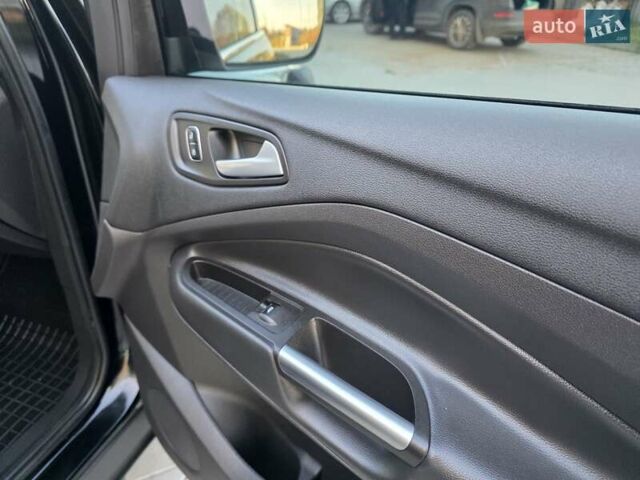 Черный Форд Эскейп, объемом двигателя 1.5 л и пробегом 106 тыс. км за 10999 $, фото 83 на Automoto.ua