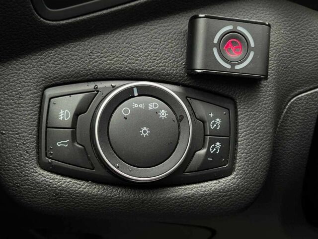 Черный Форд Эскейп, объемом двигателя 2 л и пробегом 160 тыс. км за 12690 $, фото 15 на Automoto.ua