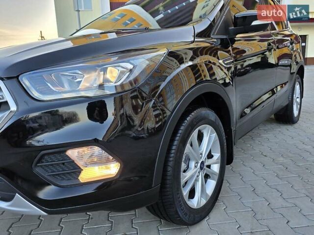 Черный Форд Эскейп, объемом двигателя 1.5 л и пробегом 106 тыс. км за 10999 $, фото 50 на Automoto.ua