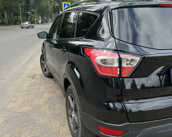 Чорний Форд Ескейп, об'ємом двигуна 2 л та пробігом 158 тис. км за 14800 $, фото 5 на Automoto.ua