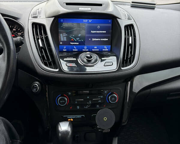 Черный Форд Эскейп, объемом двигателя 2 л и пробегом 74 тыс. км за 14650 $, фото 10 на Automoto.ua