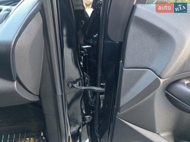 Черный Форд Эскейп, объемом двигателя 1.5 л и пробегом 106 тыс. км за 10999 $, фото 79 на Automoto.ua