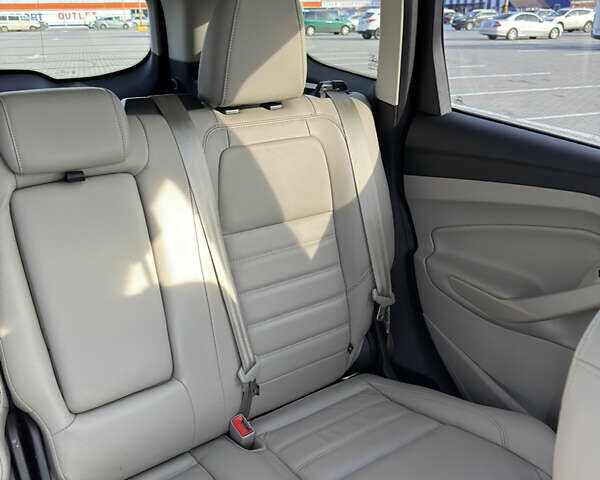 Черный Форд Эскейп, объемом двигателя 2 л и пробегом 33 тыс. км за 17000 $, фото 33 на Automoto.ua