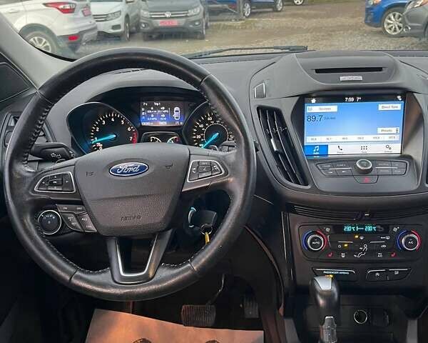 Чорний Форд Ескейп, об'ємом двигуна 0 л та пробігом 210 тис. км за 10999 $, фото 13 на Automoto.ua