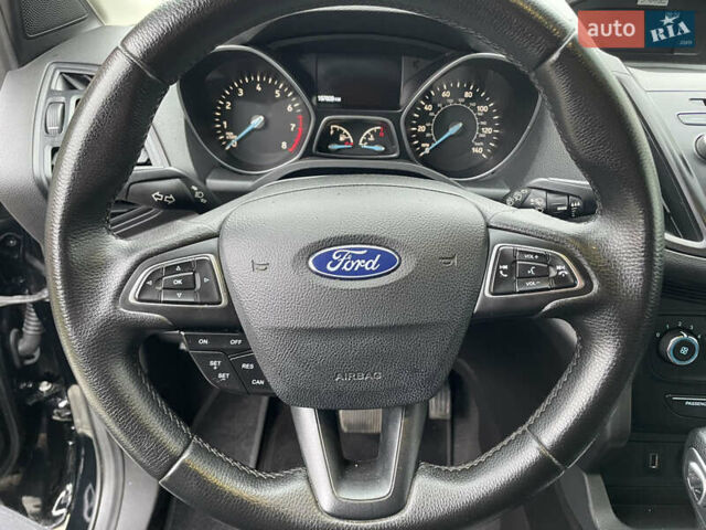 Черный Форд Эскейп, объемом двигателя 2.5 л и пробегом 197 тыс. км за 13000 $, фото 60 на Automoto.ua