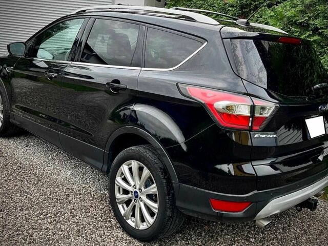 Чорний Форд Ескейп, об'ємом двигуна 2 л та пробігом 137 тис. км за 7200 $, фото 1 на Automoto.ua