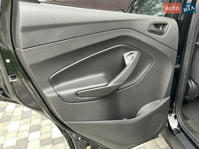 Черный Форд Эскейп, объемом двигателя 2.5 л и пробегом 197 тыс. км за 13000 $, фото 63 на Automoto.ua