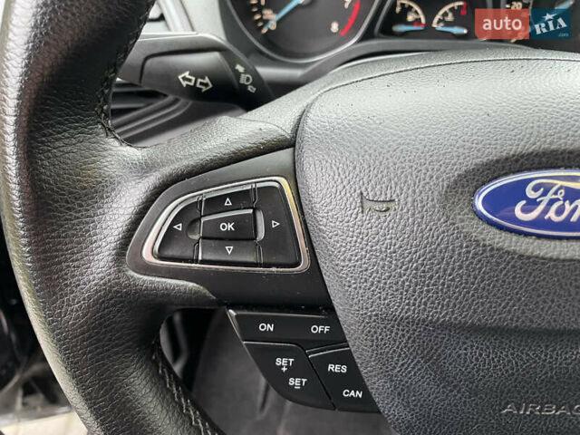 Черный Форд Эскейп, объемом двигателя 2.5 л и пробегом 197 тыс. км за 13000 $, фото 59 на Automoto.ua