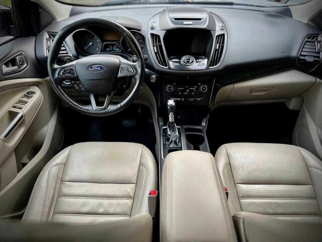 Черный Форд Эскейп, объемом двигателя 2 л и пробегом 134 тыс. км за 8400 $, фото 7 на Automoto.ua