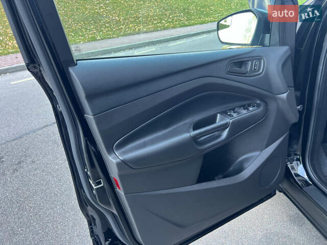 Форд Эскейп 2017 в Киеве на Automoto.ua Черный Форд Эскейп, объемом двигателя 2.5 л и пробегом 98 тыс. км за 13500 $, фото 31 на Automoto.ua