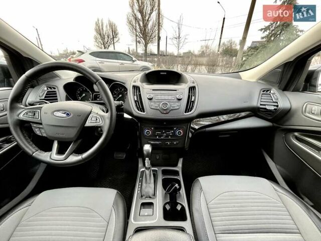Чорний Форд Ескейп, об'ємом двигуна 2 л та пробігом 83 тис. км за 16900 $, фото 21 на Automoto.ua