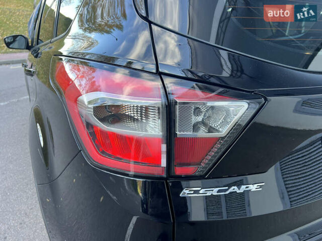 Форд Эскейп 2017 в Киеве на Automoto.ua Черный Форд Эскейп, объемом двигателя 2.5 л и пробегом 98 тыс. км за 13500 $, фото 42 на Automoto.ua