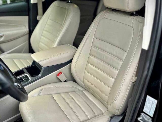 Черный Форд Эскейп, объемом двигателя 2 л и пробегом 134 тыс. км за 8400 $, фото 12 на Automoto.ua