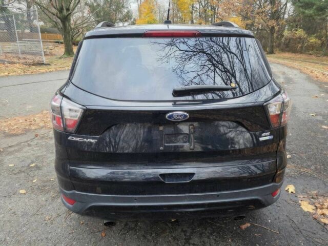 Черный Форд Эскейп, объемом двигателя 1.5 л и пробегом 70 тыс. км за 15000 $, фото 5 на Automoto.ua