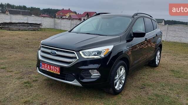Черный Форд Эскейп, объемом двигателя 1.5 л и пробегом 254 тыс. км за 10700 $, фото 1 на Automoto.ua