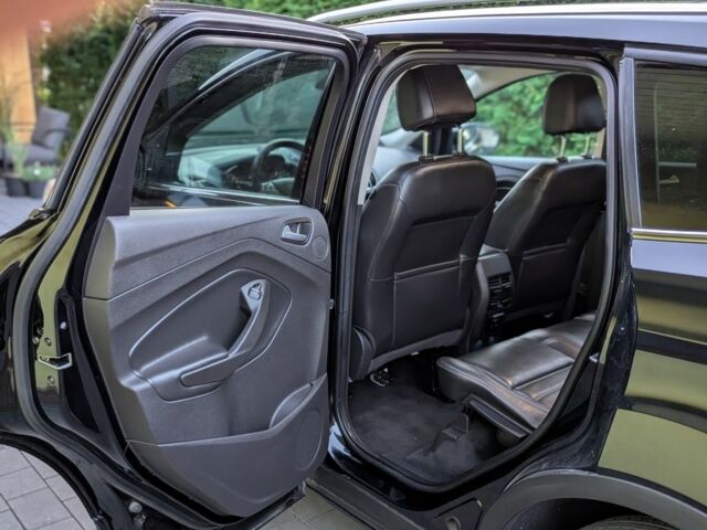 Чорний Форд Ескейп, об'ємом двигуна 1.5 л та пробігом 200 тис. км за 11900 $, фото 7 на Automoto.ua