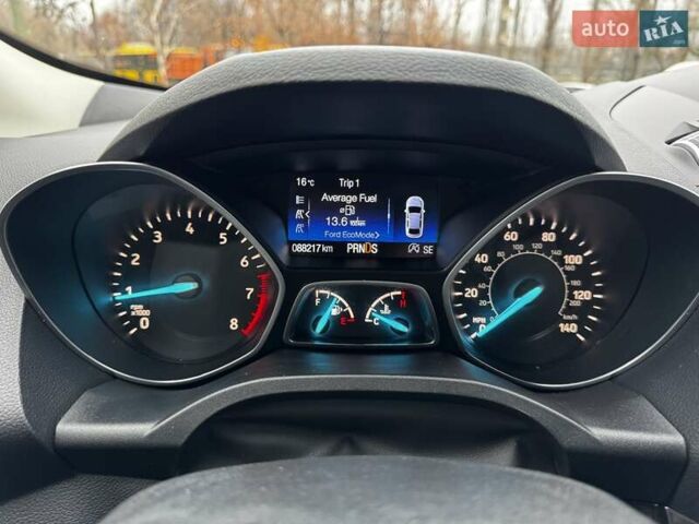 Черный Форд Эскейп, объемом двигателя 2 л и пробегом 88 тыс. км за 17000 $, фото 19 на Automoto.ua