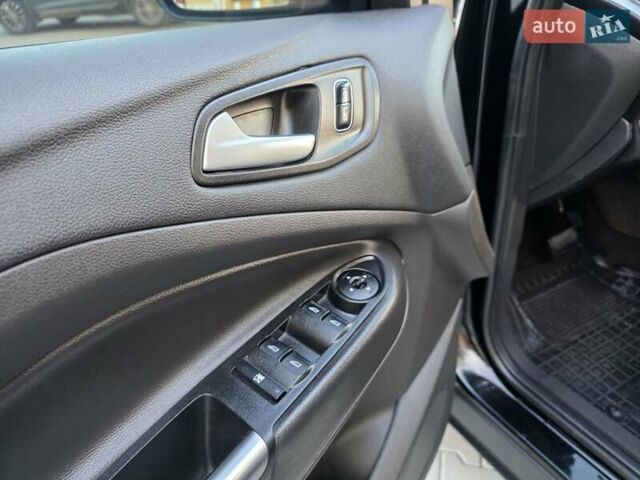 Черный Форд Эскейп, объемом двигателя 1.5 л и пробегом 106 тыс. км за 10999 $, фото 76 на Automoto.ua