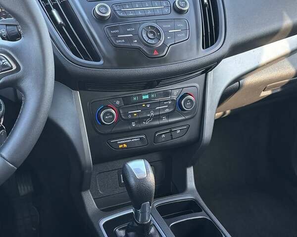 Черный Форд Эскейп, объемом двигателя 1.5 л и пробегом 192 тыс. км за 9999 $, фото 16 на Automoto.ua