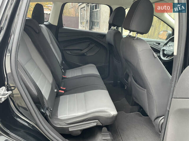 Черный Форд Эскейп, объемом двигателя 2.5 л и пробегом 197 тыс. км за 13000 $, фото 64 на Automoto.ua