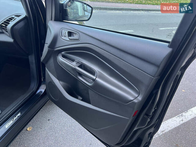 Форд Эскейп 2017 в Киеве на Automoto.ua Черный Форд Эскейп, объемом двигателя 2.5 л и пробегом 98 тыс. км за 13500 $, фото 26 на Automoto.ua